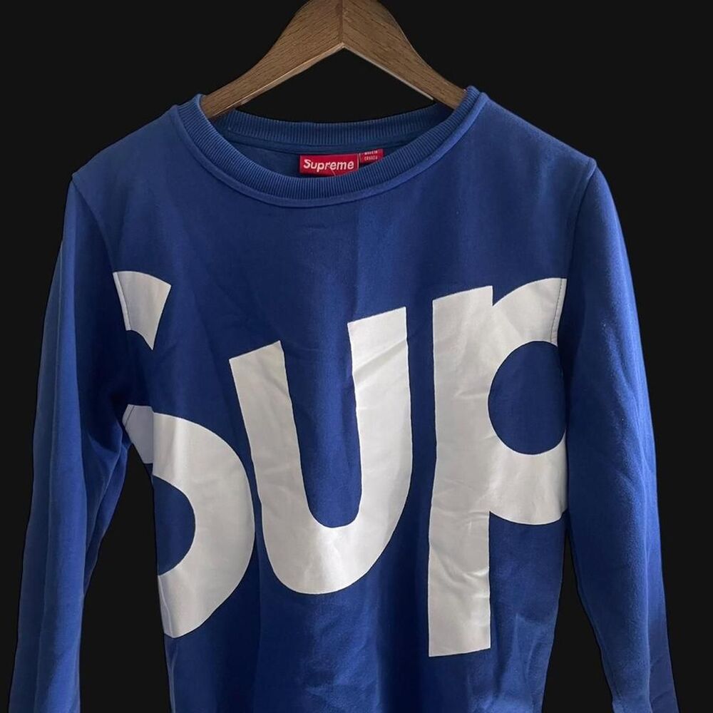 Supreme Women's Blue and Navy Sweatshirt